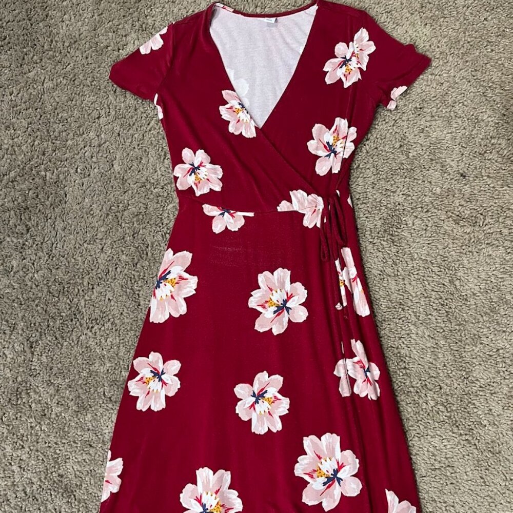 Old Navy Floral Wrap Dress Women's XS Red Short Sleeve Stretch Jersey